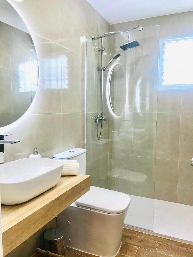 Gleaming & Well Located Apartment In Malaga Center Luaran gambar