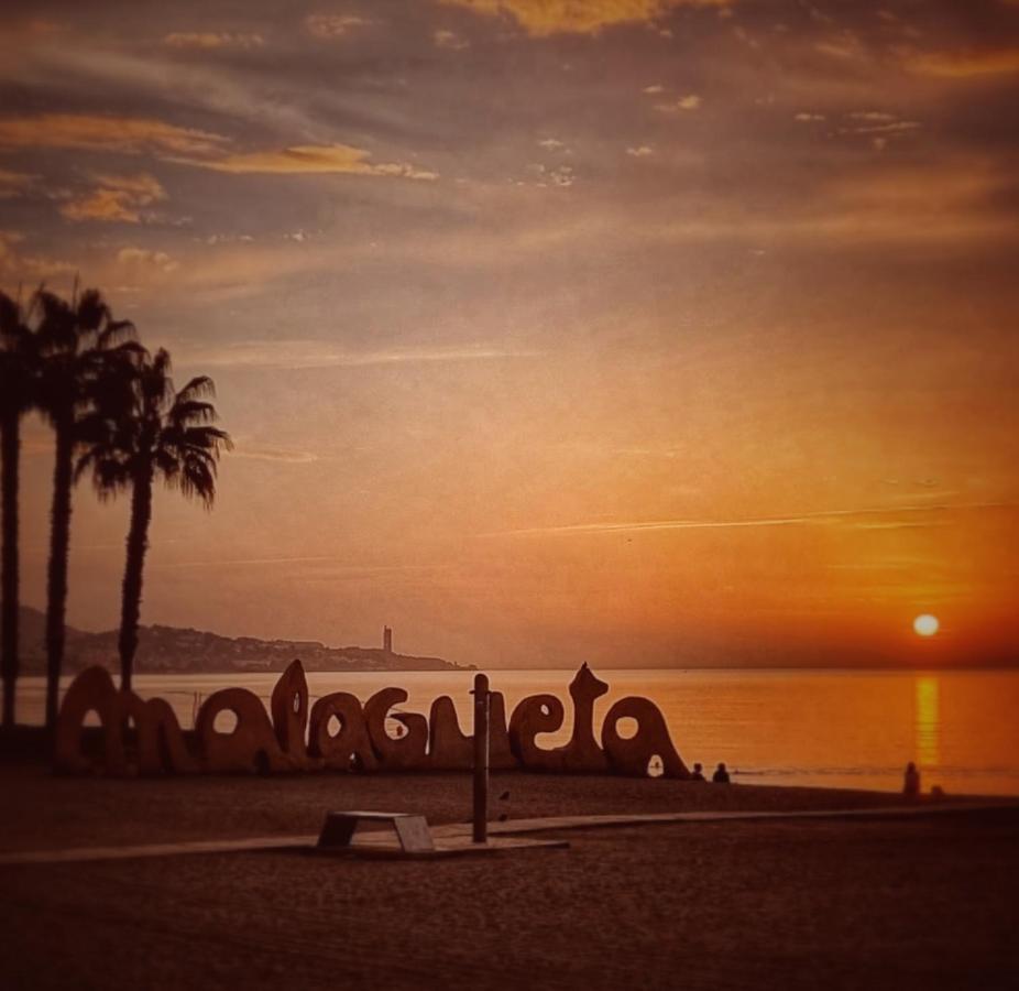 Gleaming & Well Located Apartment In Malaga Center Luaran gambar